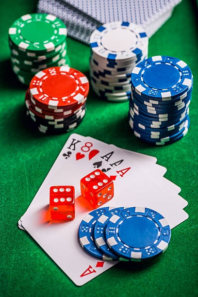 wananda33 live blackjack table on mobile screen with dealer and player cards visible
