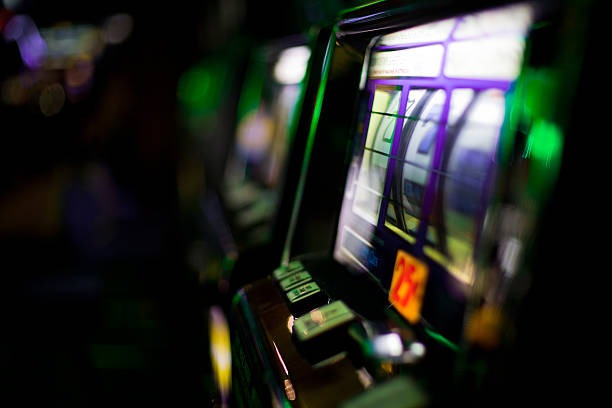 Lucky Twins card layout and payout display on wananda33 mobile app